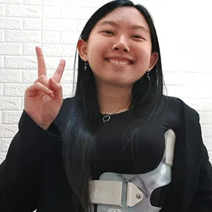 Terapi Scolibrace 18 KarynGowenia750x750 300x300 1.jpg - klinik skoliosis jakarta